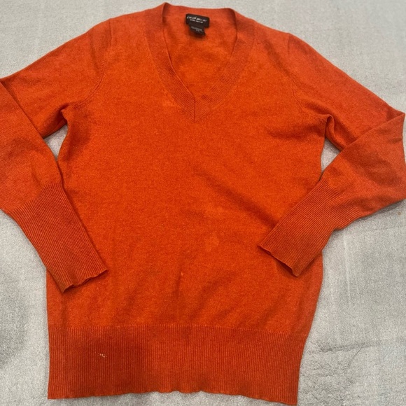 [M]Lord & Taylor V-Neck Cashmere Sweater in Bold Orange - Picture 1 of 7